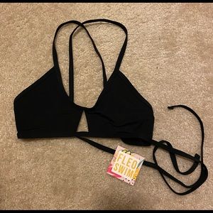 Fleo black keyhole bikini top
